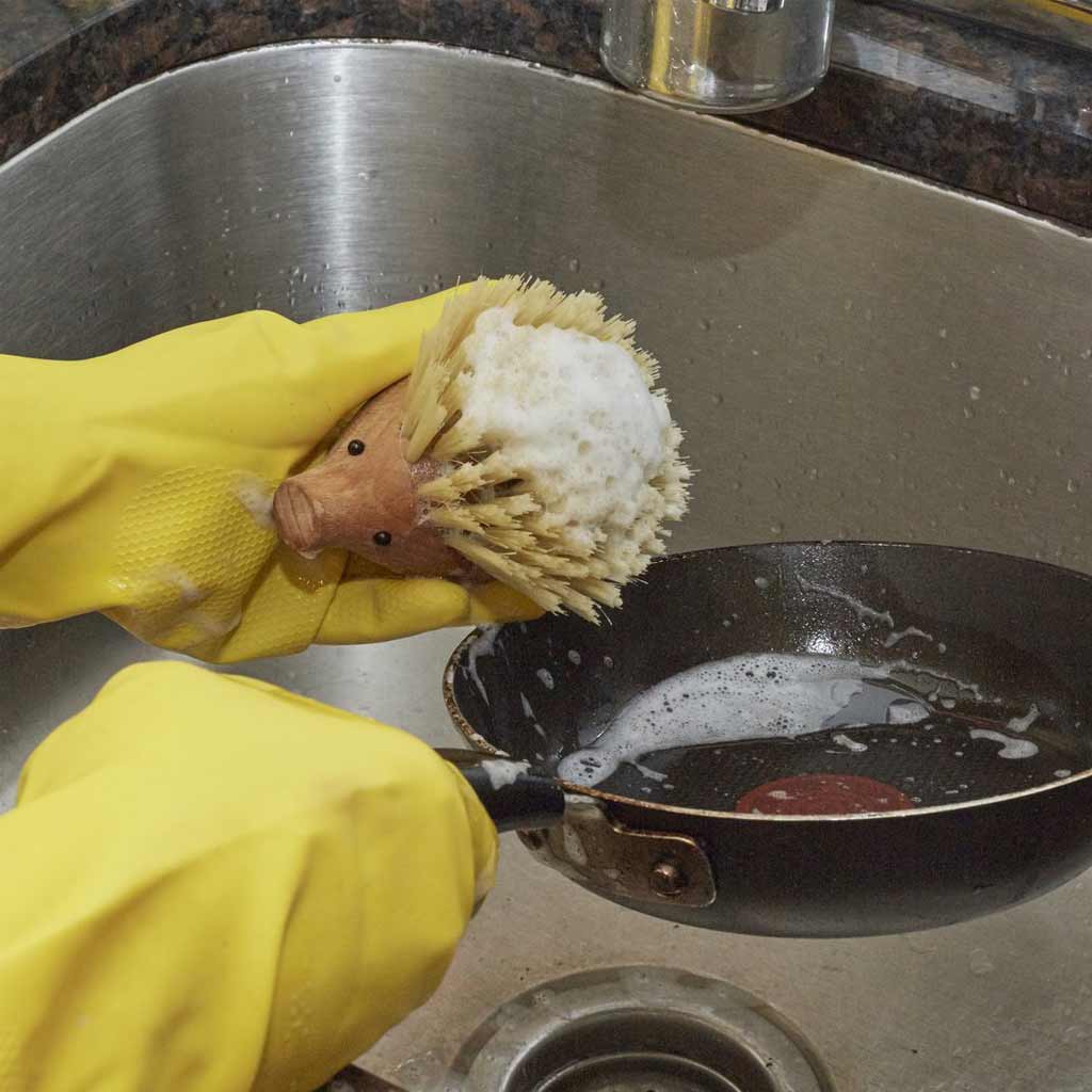 Kikkerland Dish Scrubber | Hedgehog