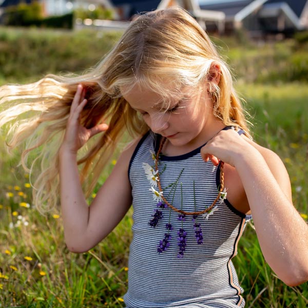 Huckleberry Fresh Flower Necklace